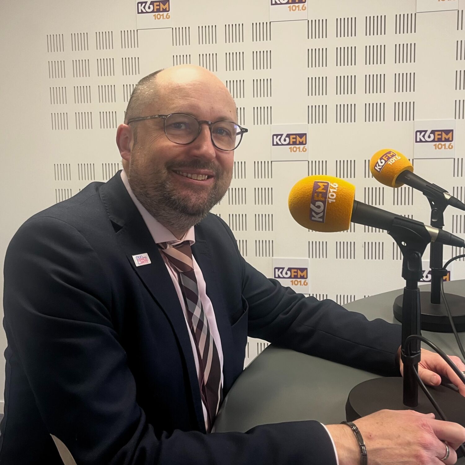 « La carte virtuelle a plus d'avantages que la physique » : la nouvelle carte vitale expliquée episode artwork
