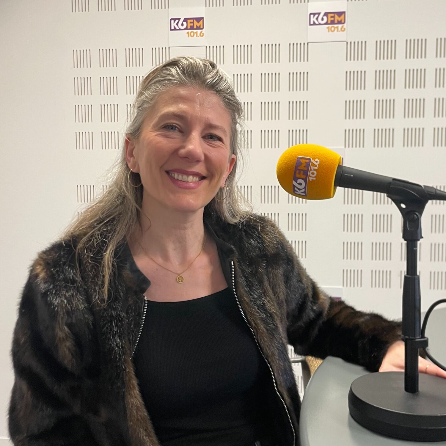 « C'est un livre sur les secrets de famille » Céline Colle à propos de son dernier roman episode artwork