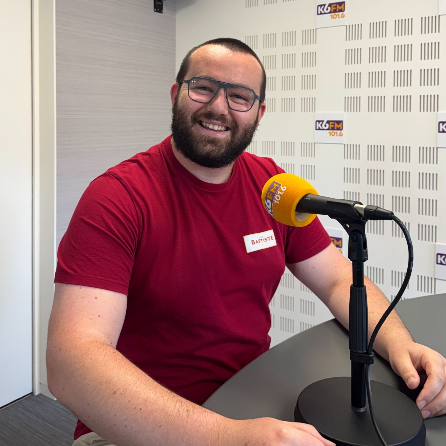« Le vin ça crée l'unité et ensuite on parle de tout » : Baptiste réalise un podcast dans son caveau episode artwork