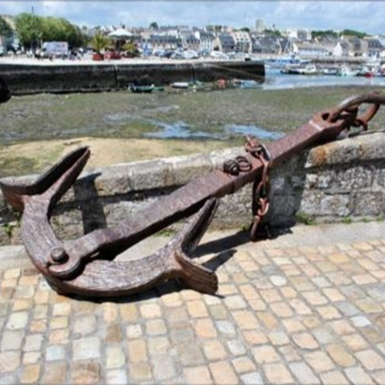 Concarneau : connaissez-vous l'histoire de l'Ancre de la ville close ? episode artwork