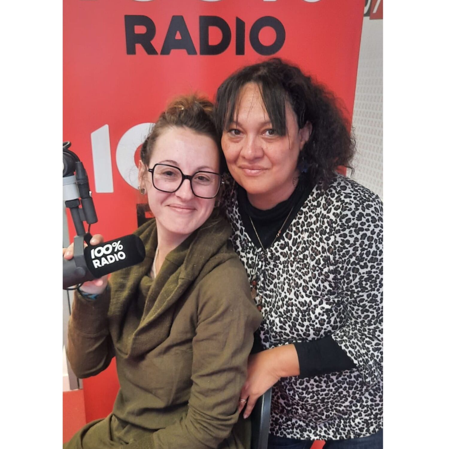 Salon du bien-être et du vivant à Gratens- Carine et Julie sur 100% episode artwork