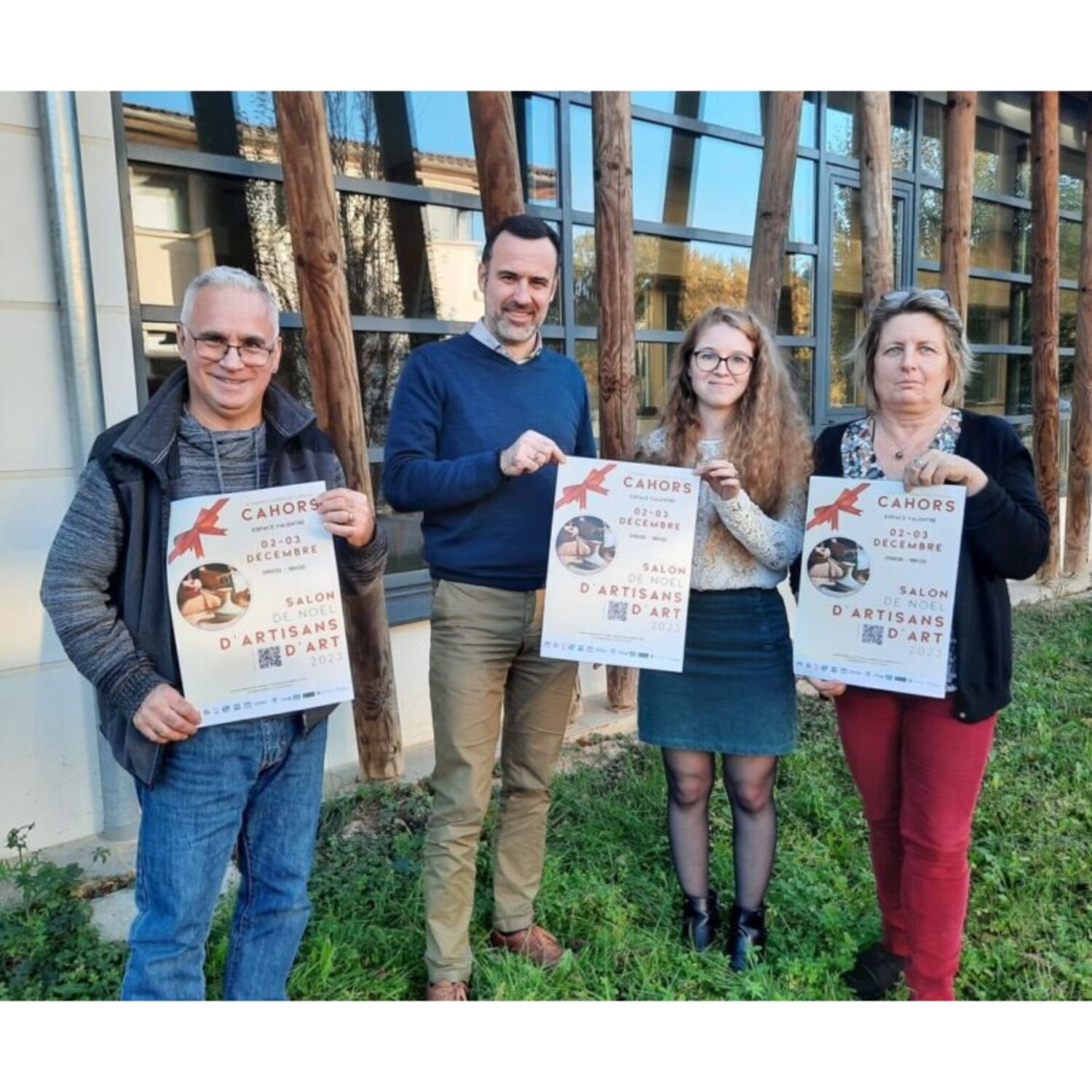 Podcast de l'émission 100% chez vous dans le Lot :  Salon de noël d’artisans d’art à cahors episode artwork