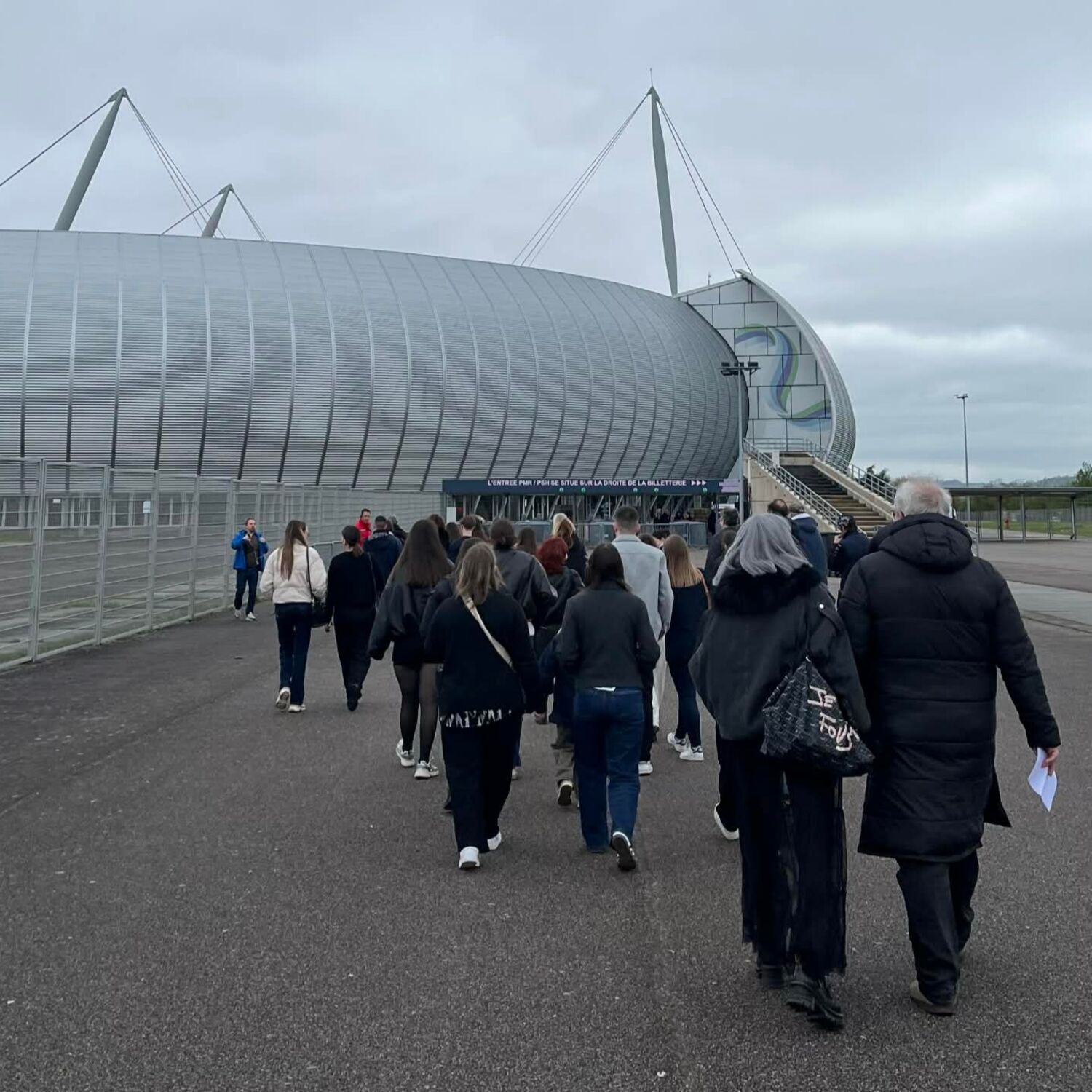 A Rouen, les fans de la Star Academy répondent présents episode artwork