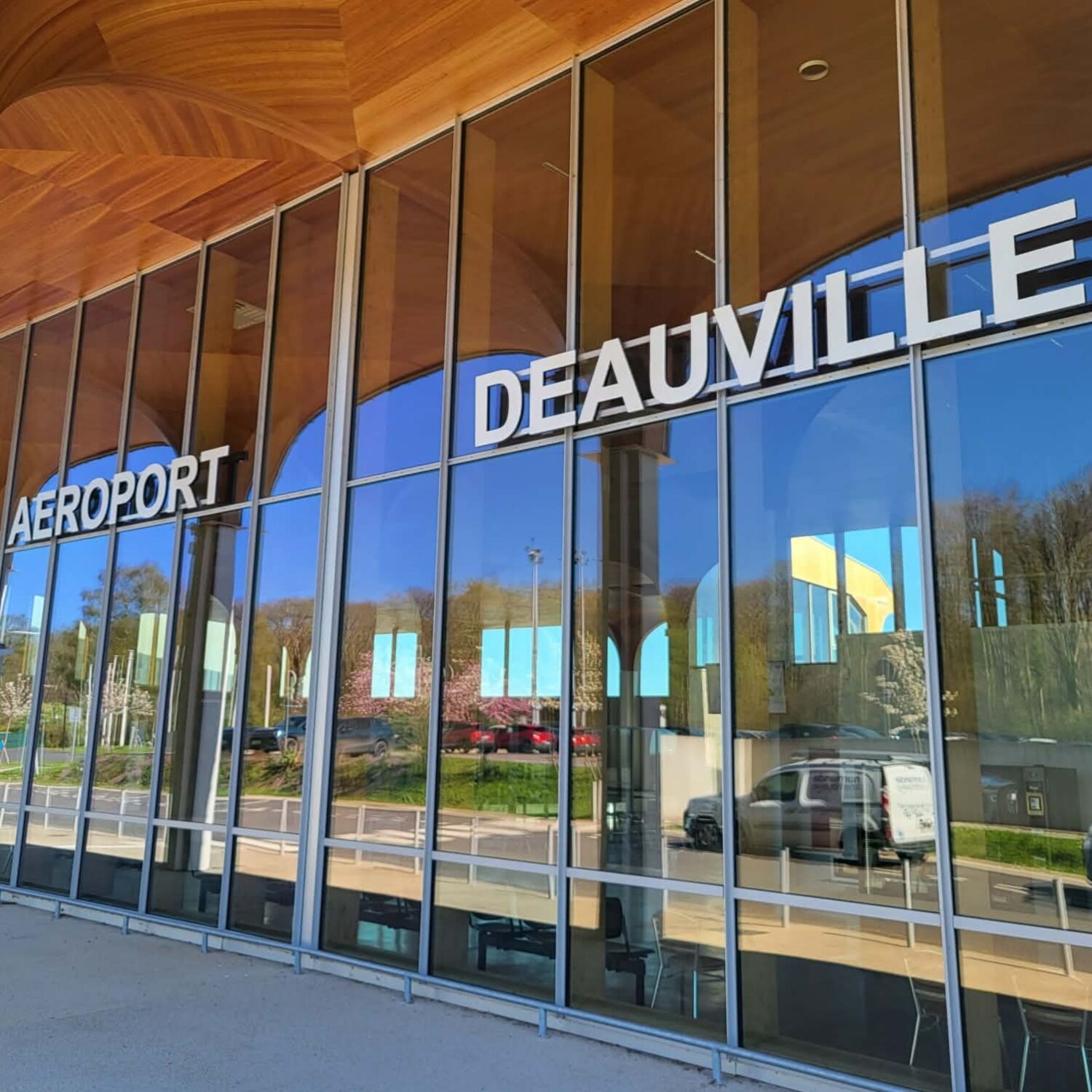 Deux nouveautés au départ de l'aéroport de Deauville episode artwork