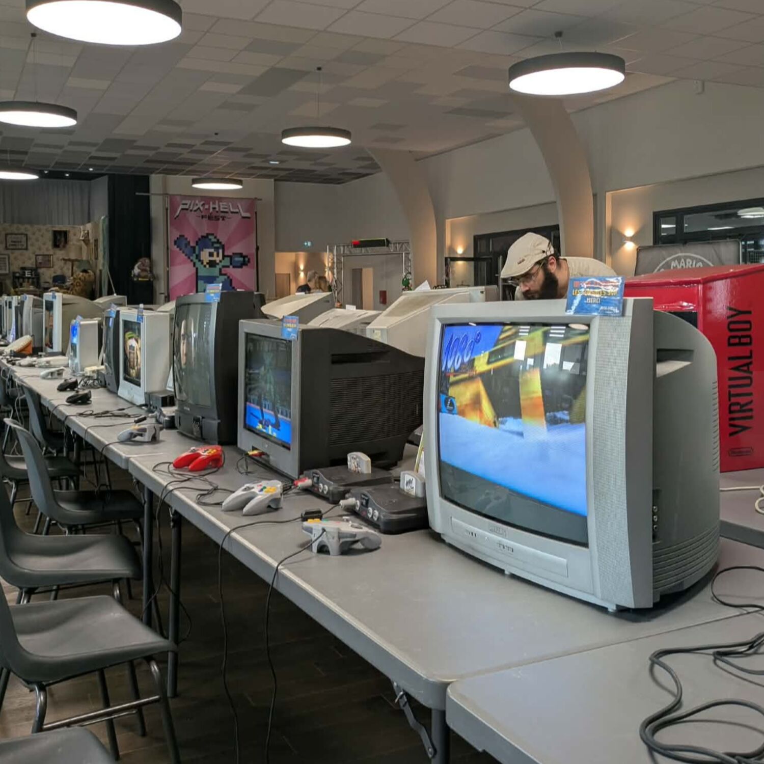 Le "Pix'Hell Fest" fait revivre les jeux vidéo anciens episode artwork